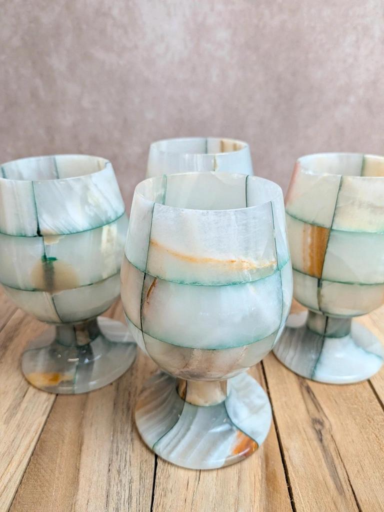 Lot de 4 verres à pied en onyx vintage